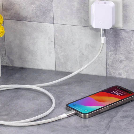AT&T 4ft USB C to Type C 5 GB 240 Watt Braided Cable - Image 3