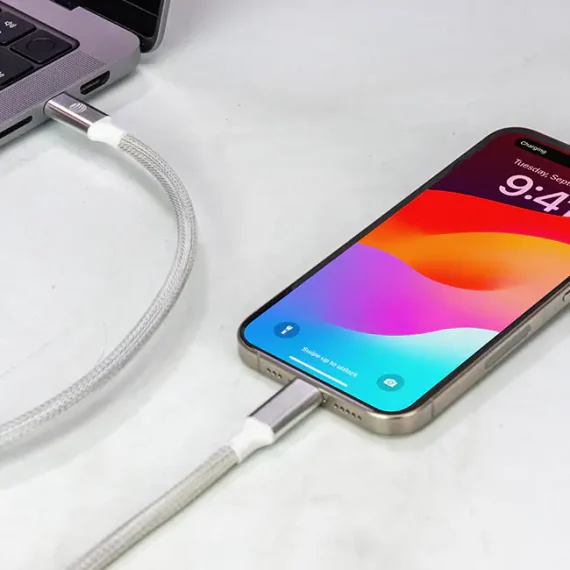 AT&T 4ft USB C to Type C 5 GB 240 Watt Braided Cable - Image 5